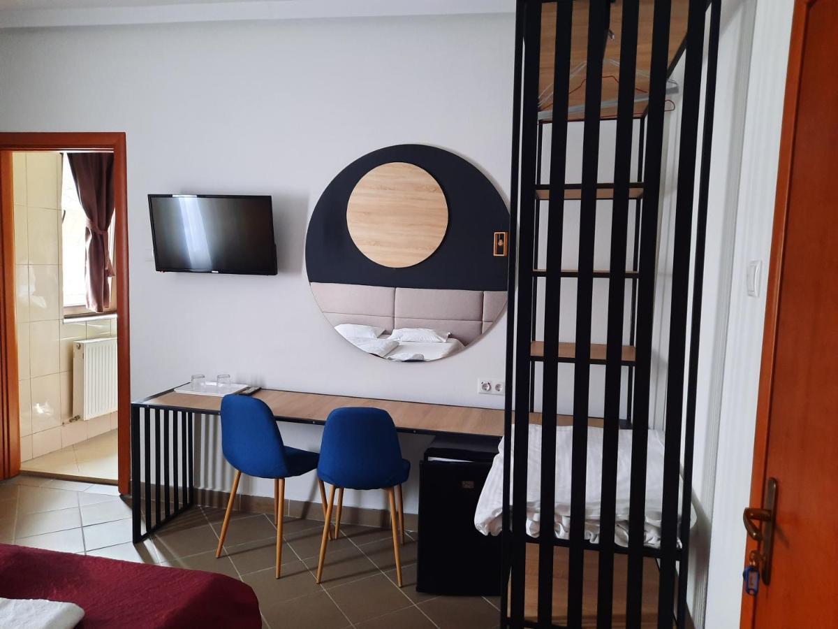 Pension Recidency Oradea Exteriör bild