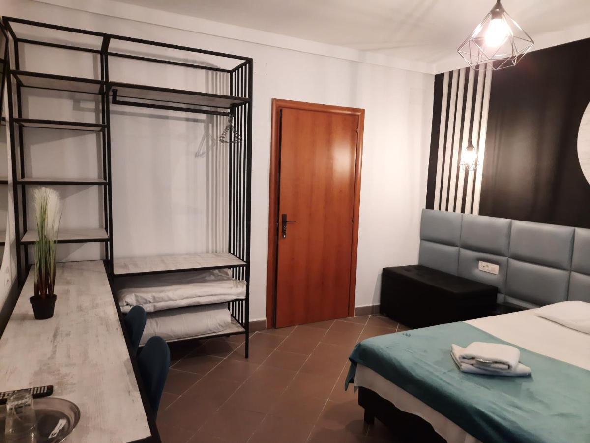Pension Recidency Oradea Exteriör bild
