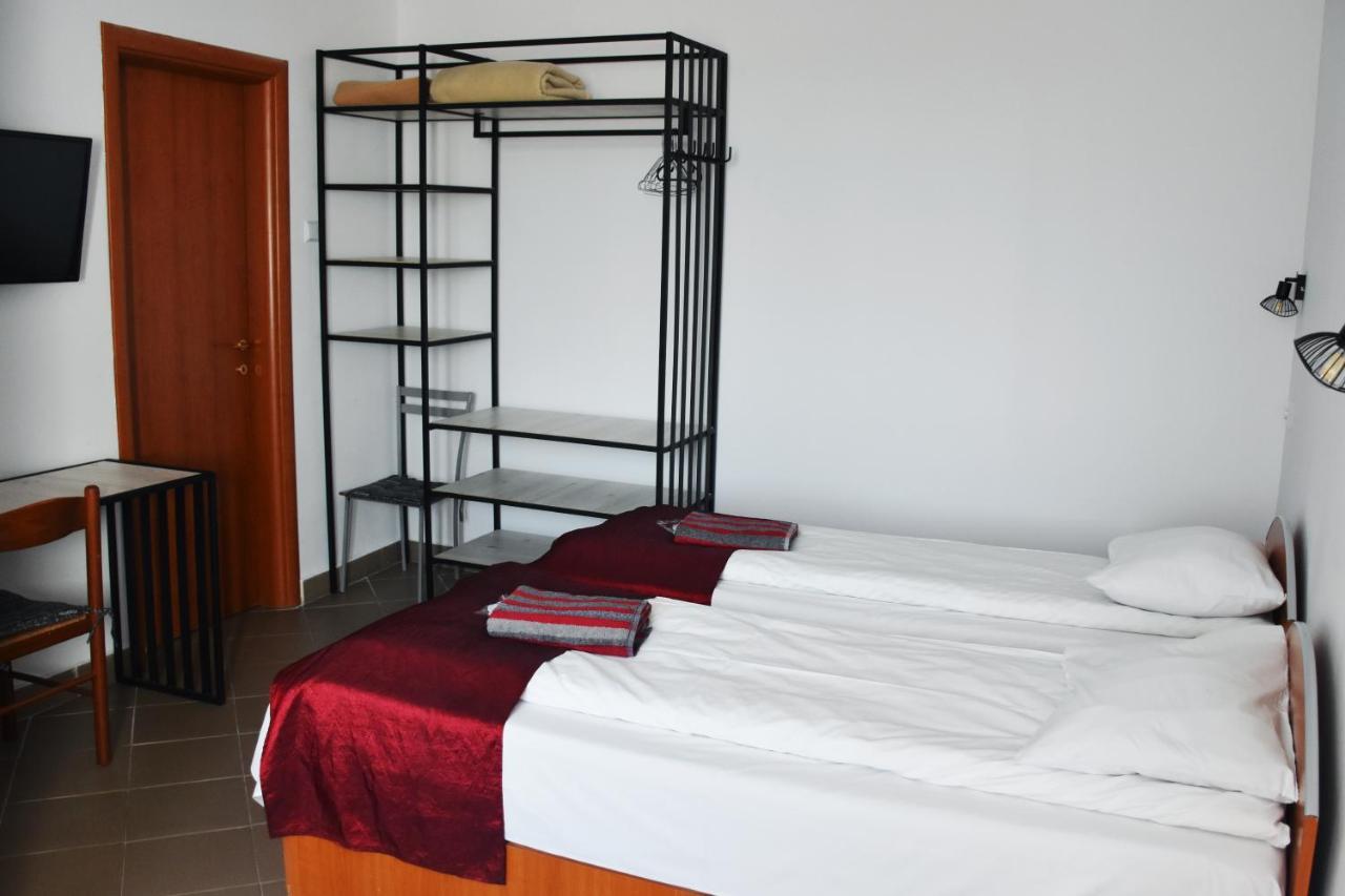 Pension Recidency Oradea Exteriör bild